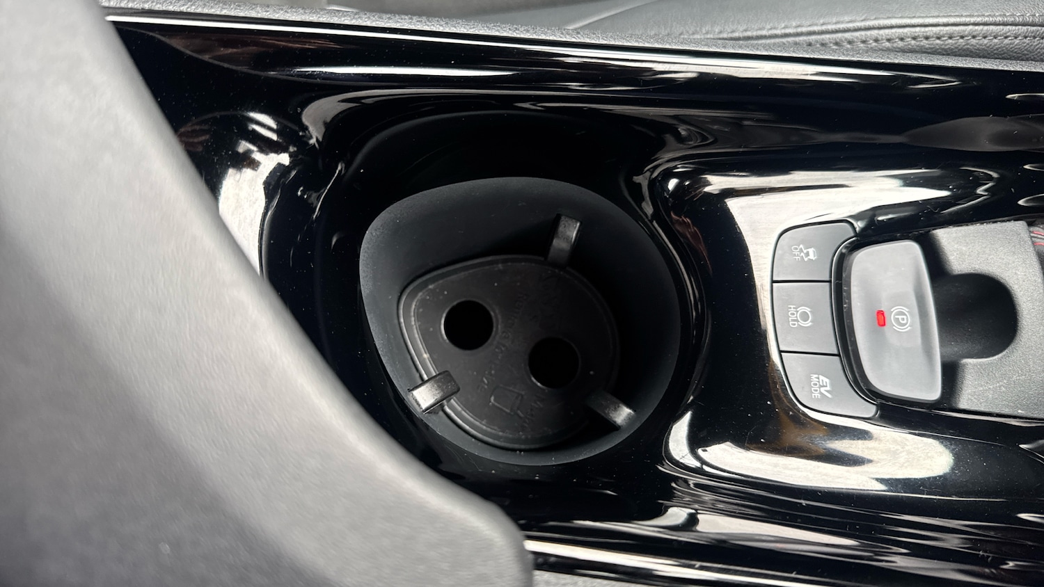 Used Toyota C-HR 2023 for sale - 76766859: Photo 24