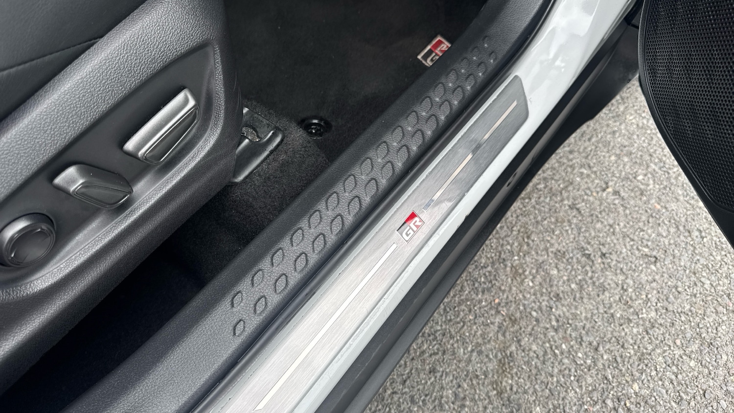 Used Toyota C-HR 2023 for sale - 76766859: Photo 38