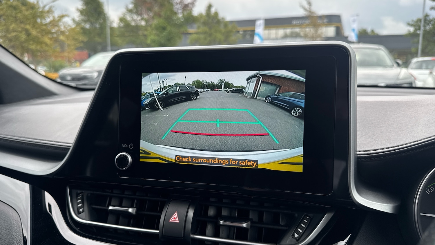 Used Toyota C-HR 2023 for sale - 76766859: Photo 9