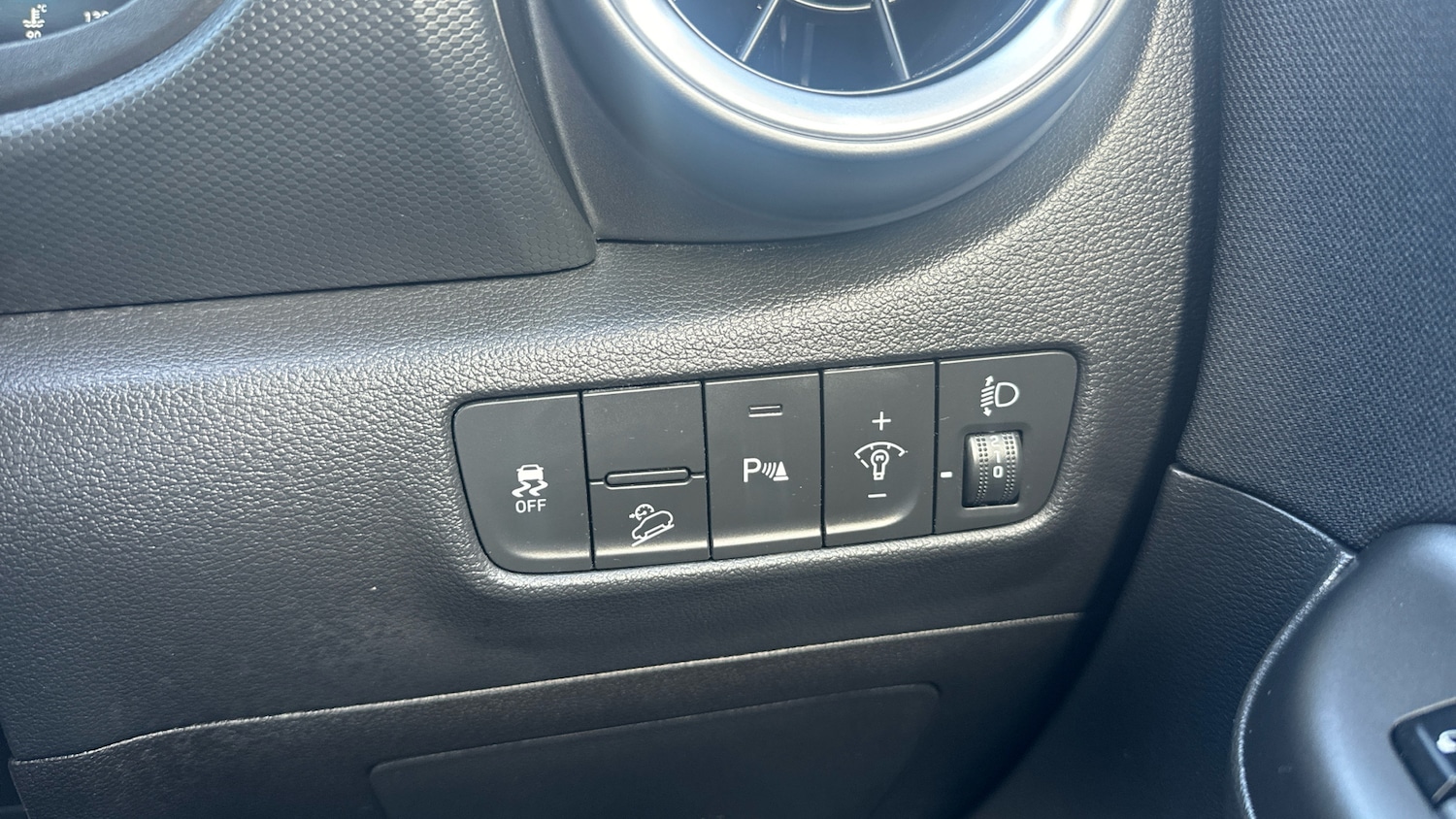 Used Hyundai KONA 2021 for sale - 76192456: Photo 32