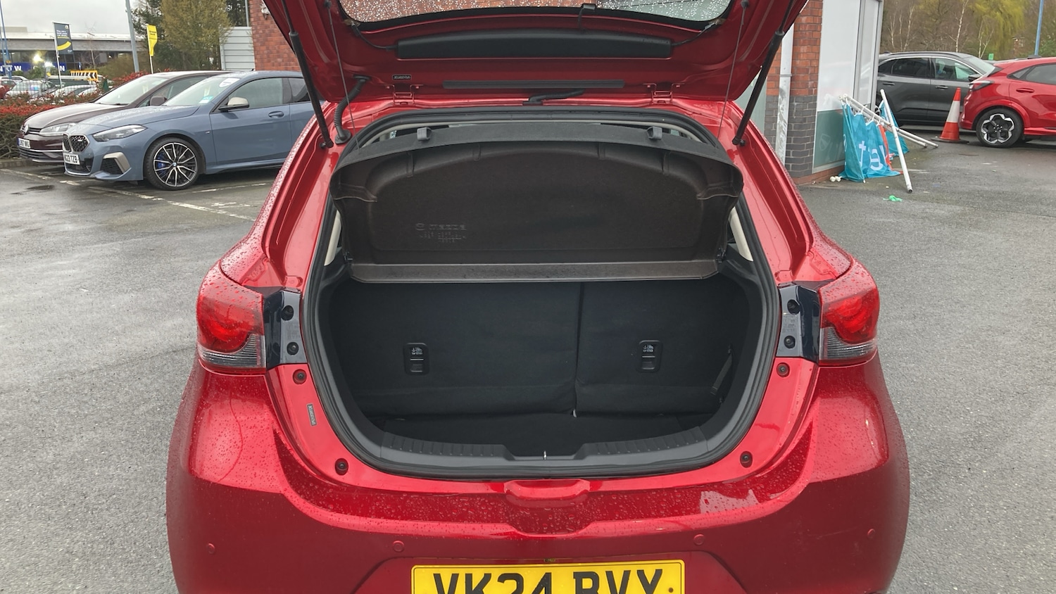 Used Mazda Mazda2 2024 for sale - 77932504: Photo 4