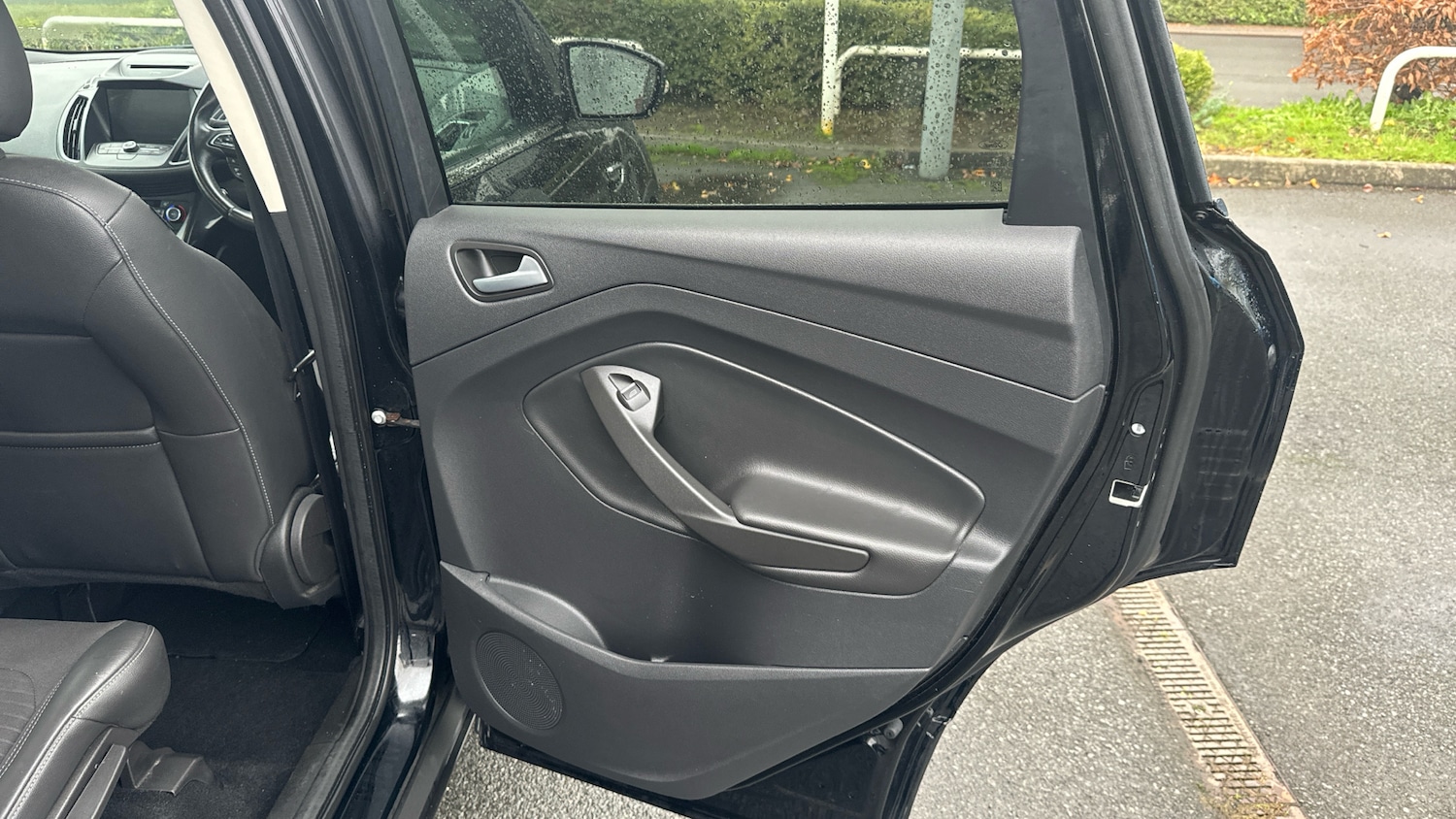 Used Ford Kuga 2017 for sale - 76542740: Photo 29