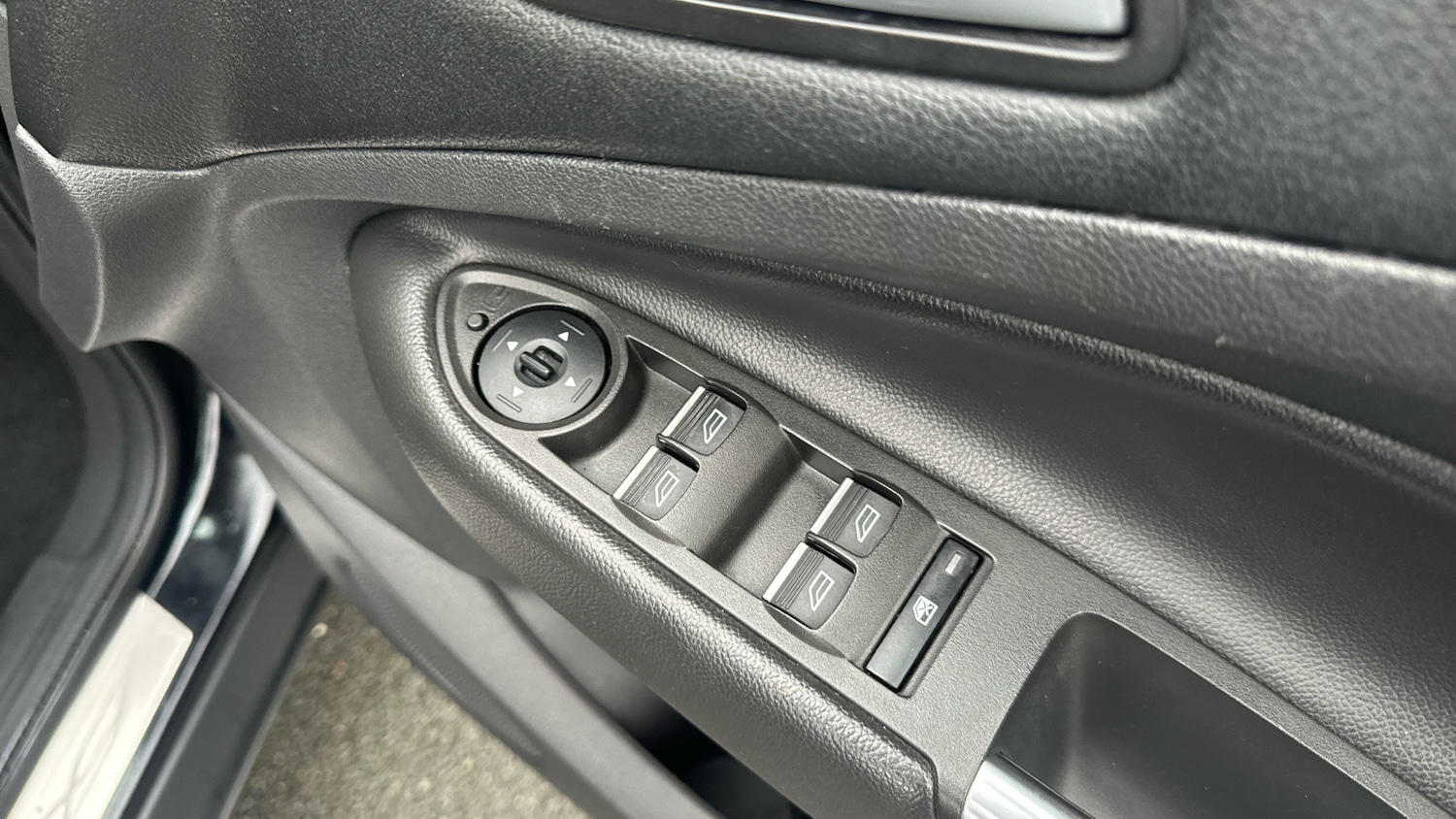 Used Ford Kuga 2017 for sale - 76542740: Photo 32