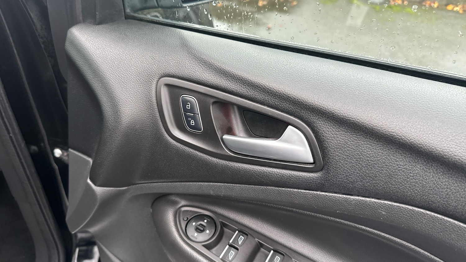 Used Ford Kuga 2017 for sale - 76542740: Photo 33