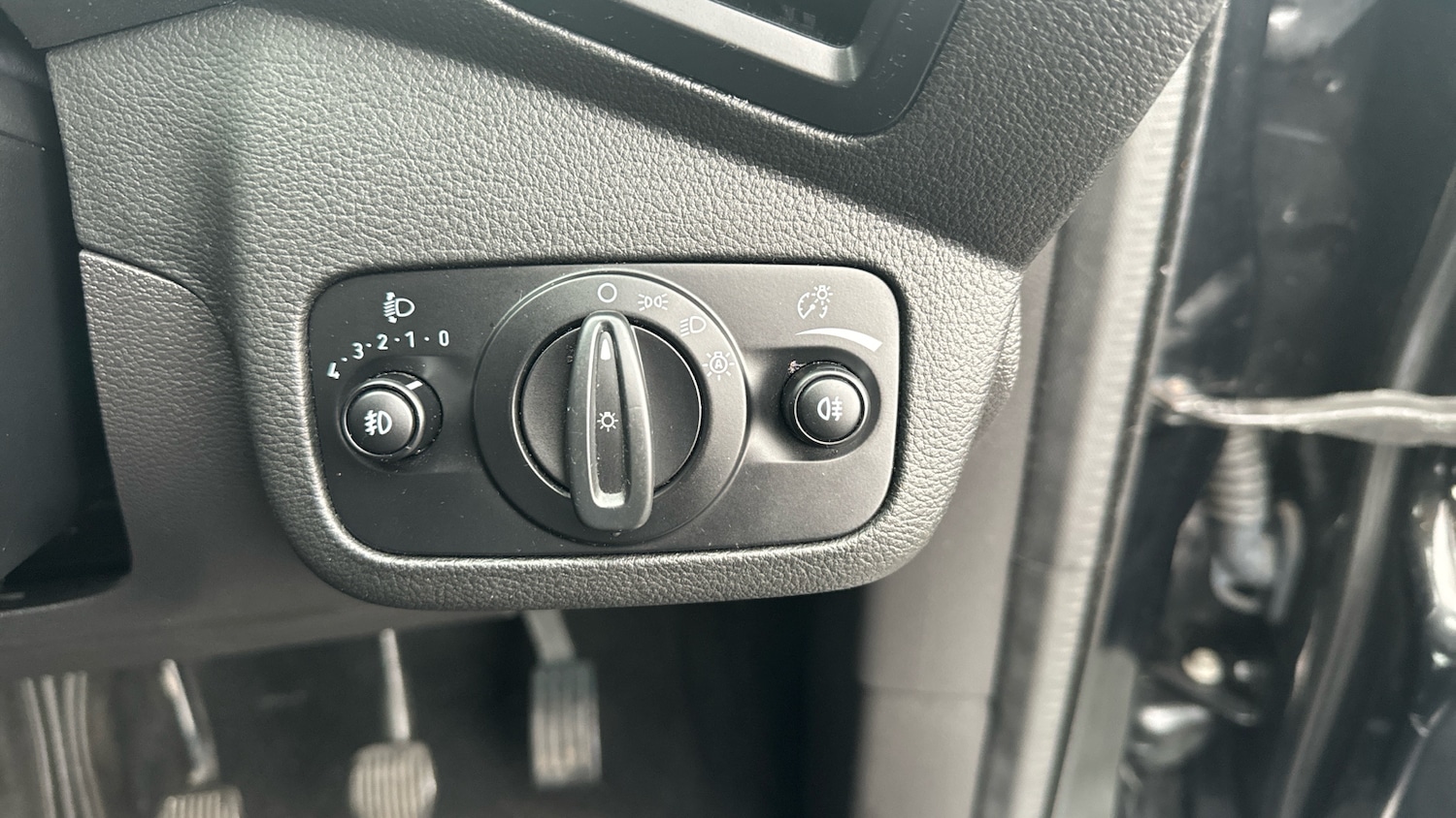 Used Ford Kuga 2017 for sale - 76542740: Photo 34