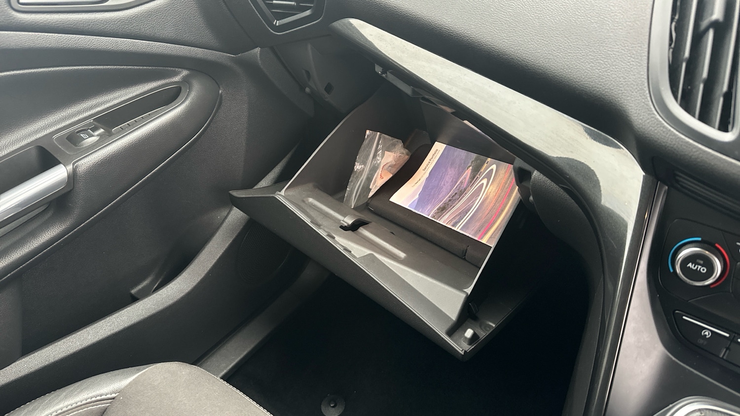 Used Ford Kuga 2017 for sale - 76542740: Photo 41