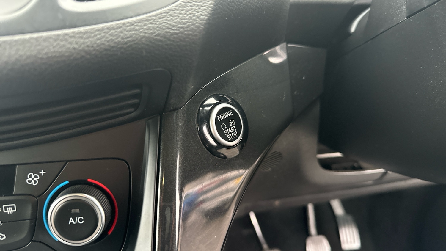 Used Ford Kuga 2017 for sale - 76542740: Photo 44