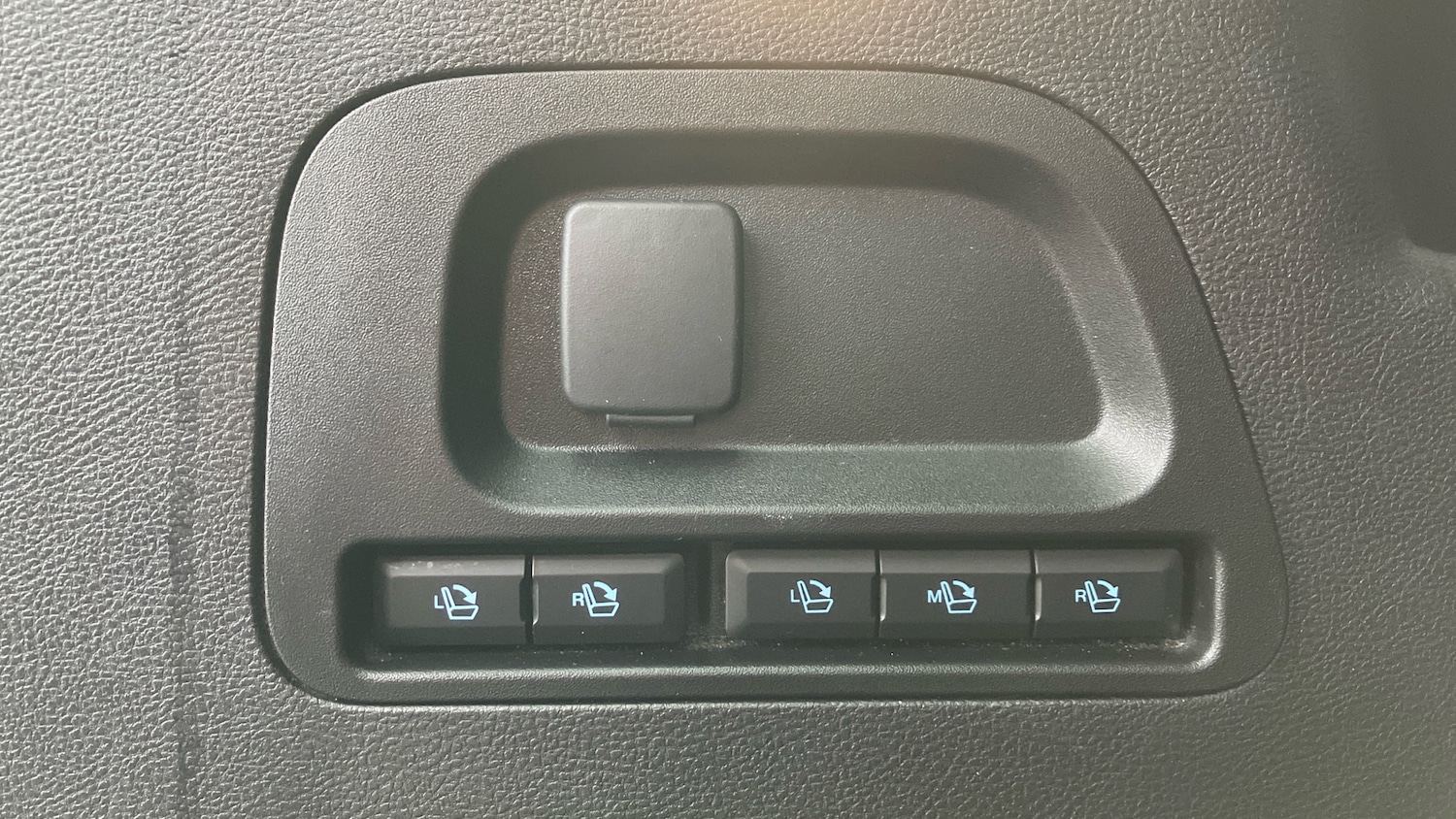 Used Ford S-Max 2023 for sale - 77318251: Photo 24