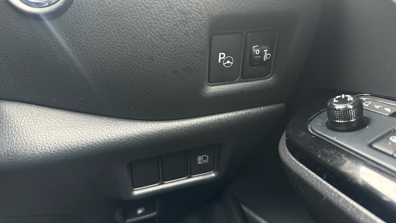 Used Toyota C-HR 2019 for sale - 76161826: Photo 32