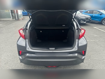 Used Toyota C-HR 2019 for sale - 76161826: Photo 4