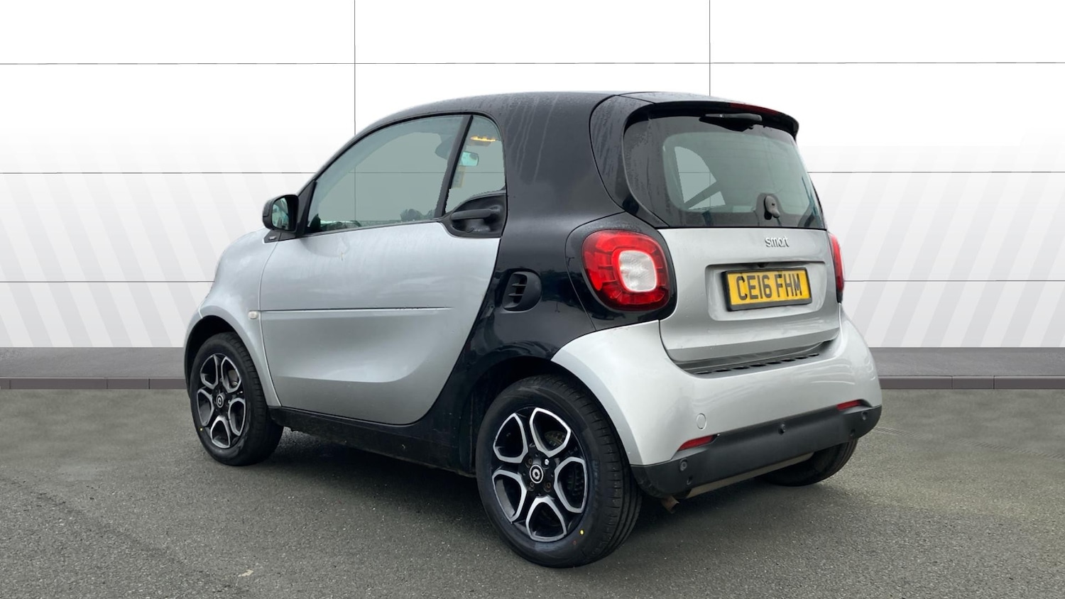 Used smart fortwo 2016 for sale - 77377927: Photo 2