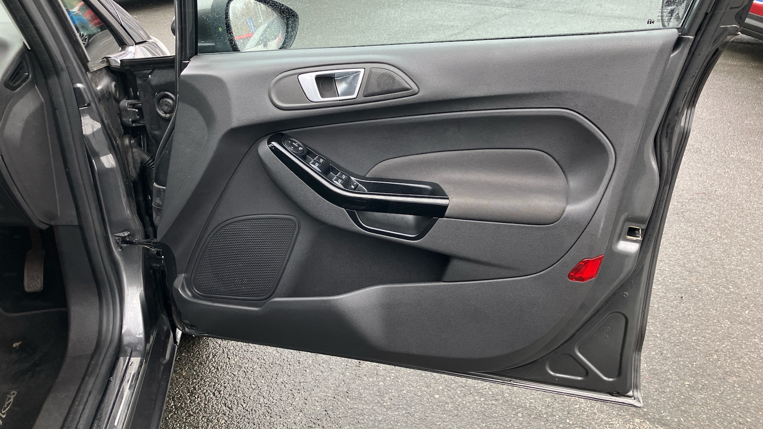 Used Ford Fiesta 2015 for sale - 76594531: Photo 41