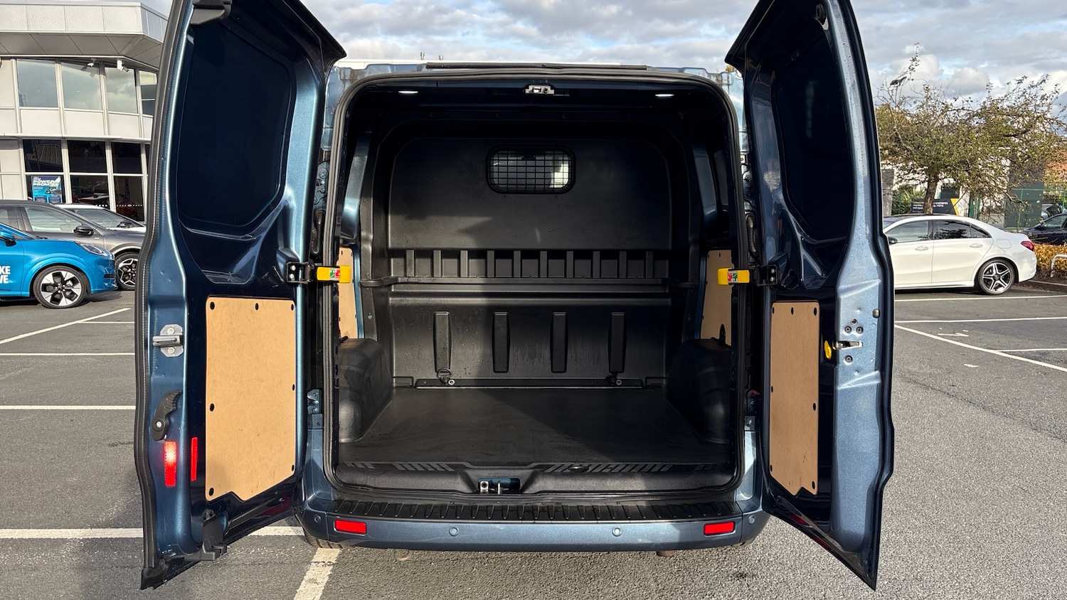 Used Ford Transit Custom 2020 for sale - 76352435: Photo 4
