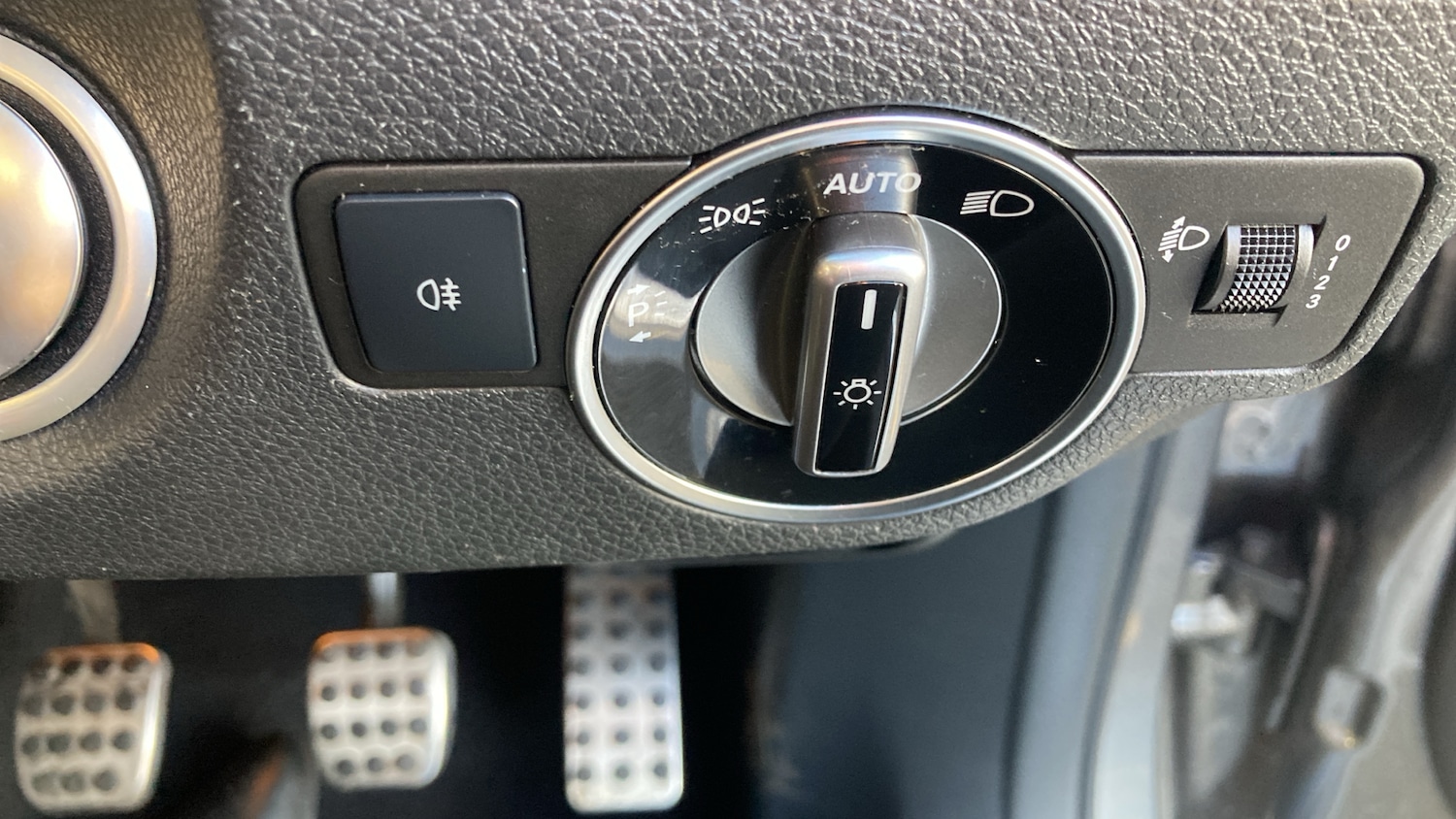 Used Mercedes-Benz A-Class 2017 for sale - 77733043: Photo 28