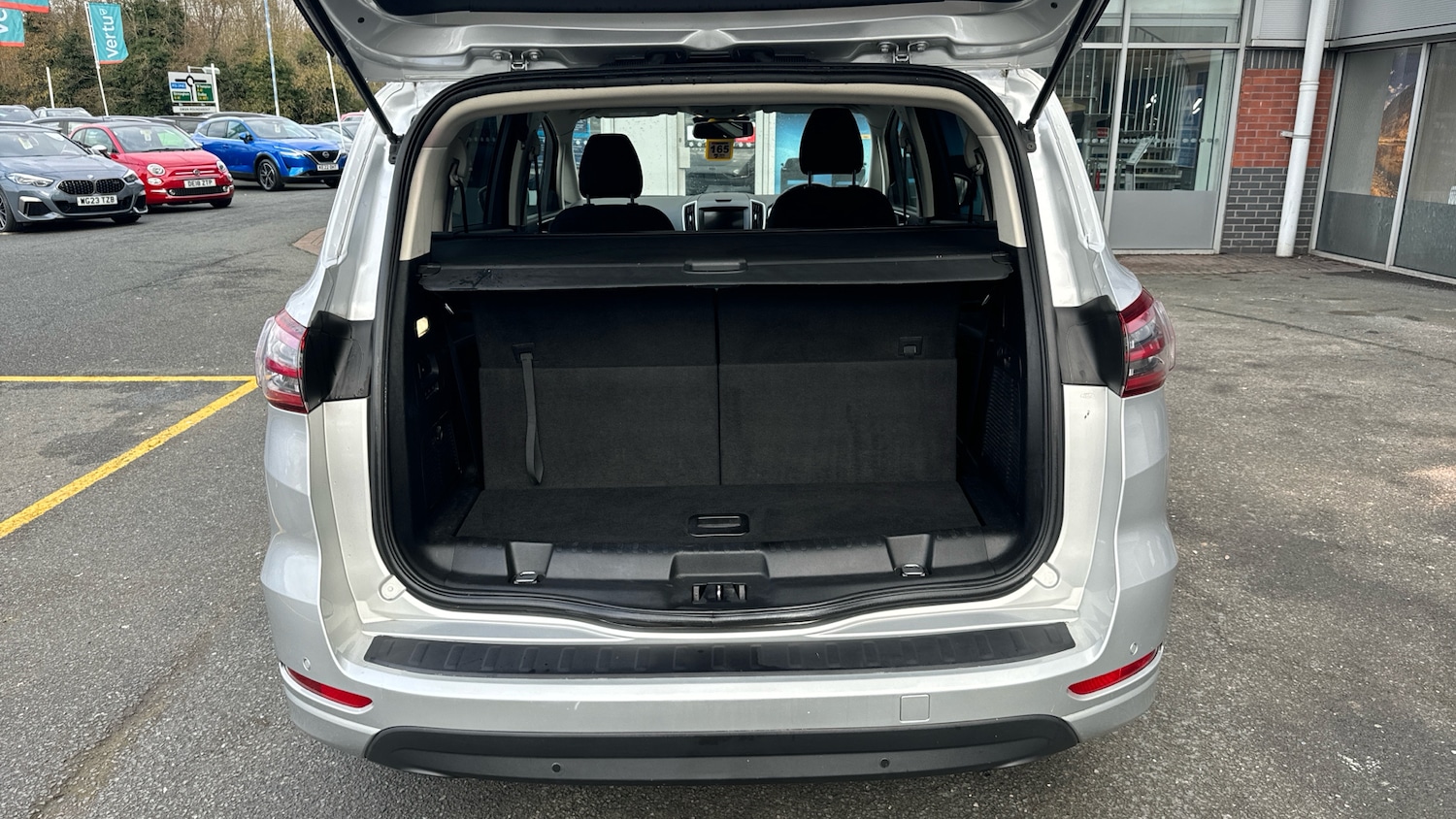 Used Ford S-Max 2017 for sale - 77651039: Photo 4