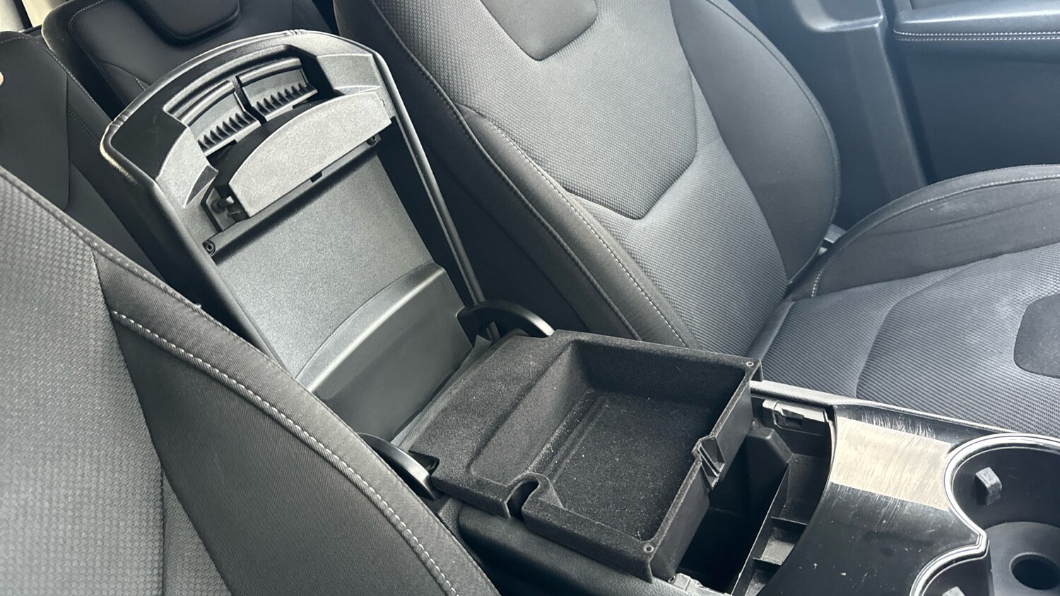 Used Ford S-Max 2017 for sale - 77651039: Photo 40