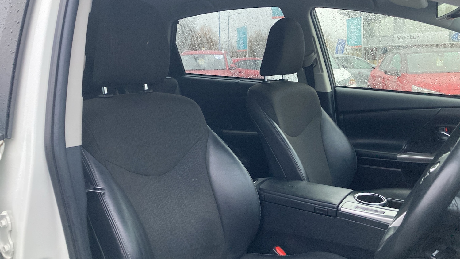 Used Toyota Prius+ 2020 for sale - 77282905: Photo 32