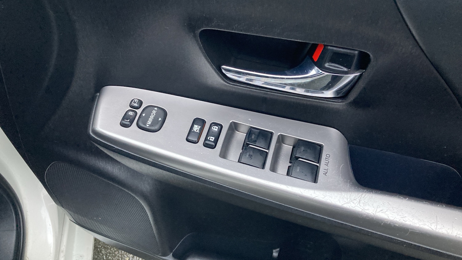 Used Toyota Prius+ 2020 for sale - 77282905: Photo 33