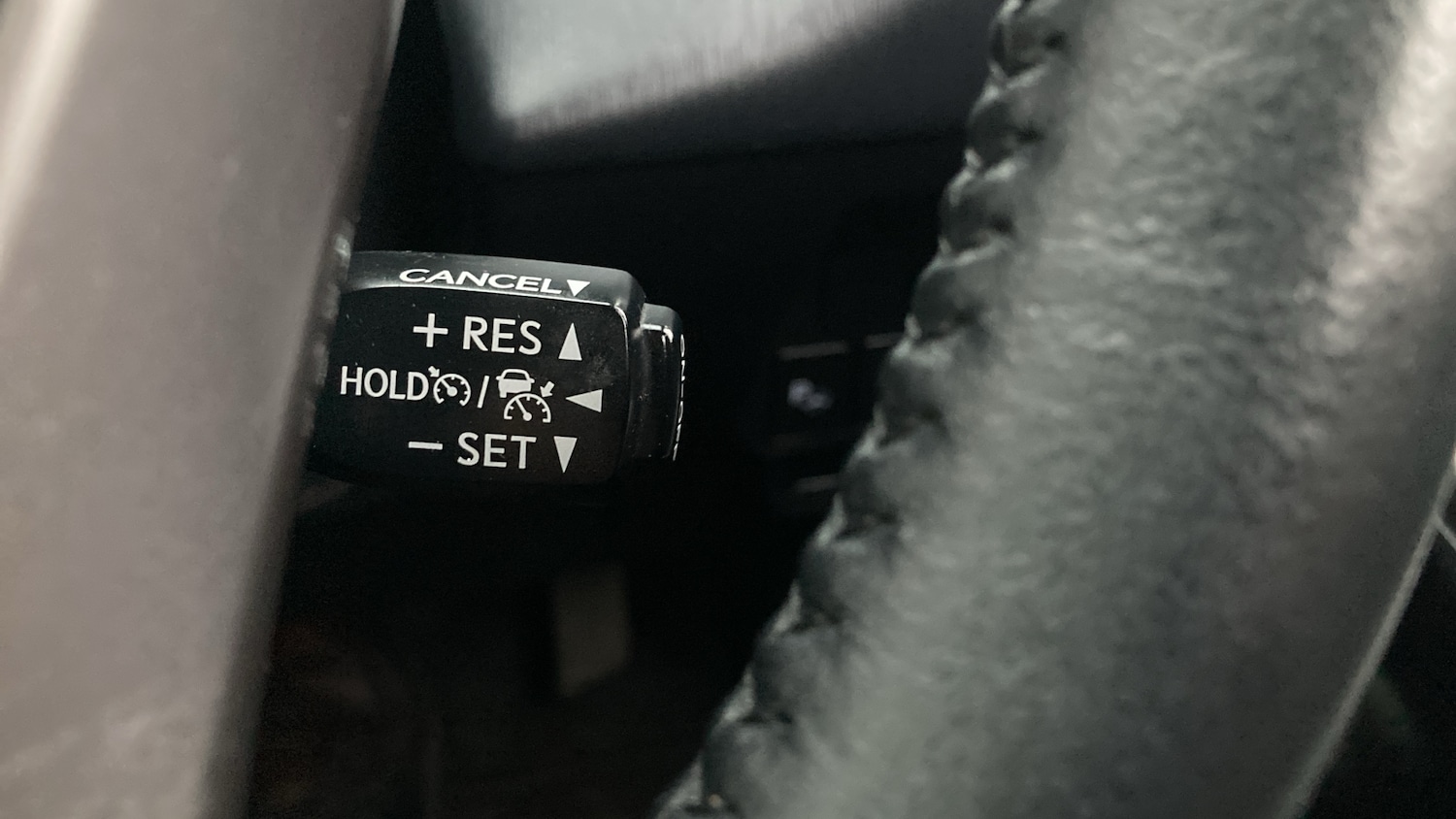 Used Toyota Prius+ 2020 for sale - 77282905: Photo 44