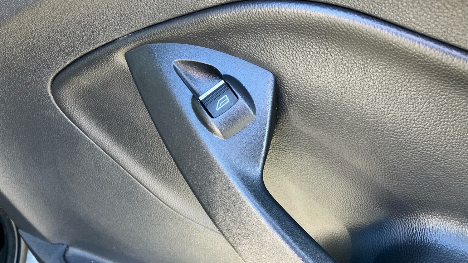 Used Ford Kuga 2018 for sale - 78053423: Photo 39