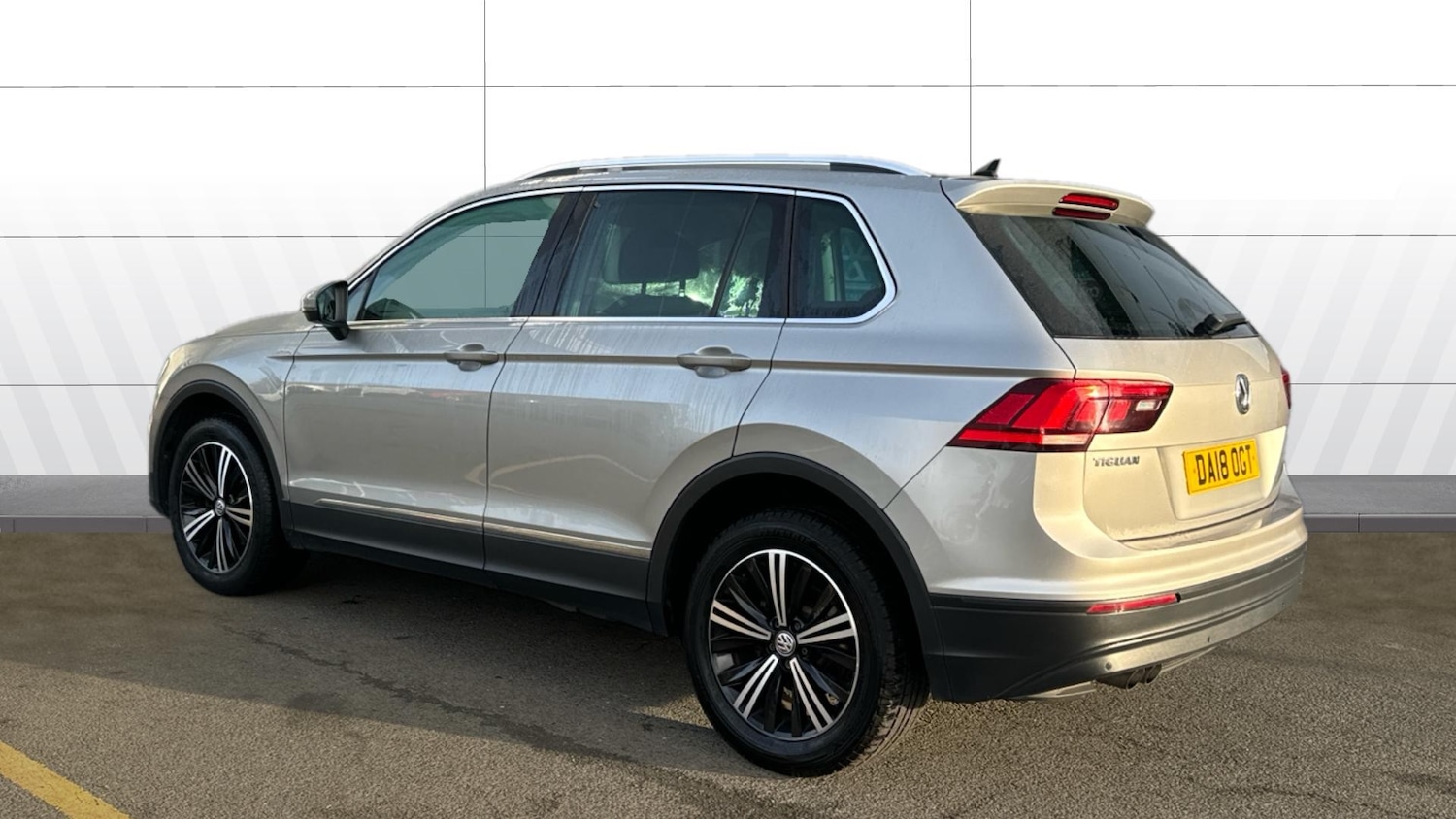 Used Volkswagen Tiguan 2018 for sale - 76414969: Photo 2