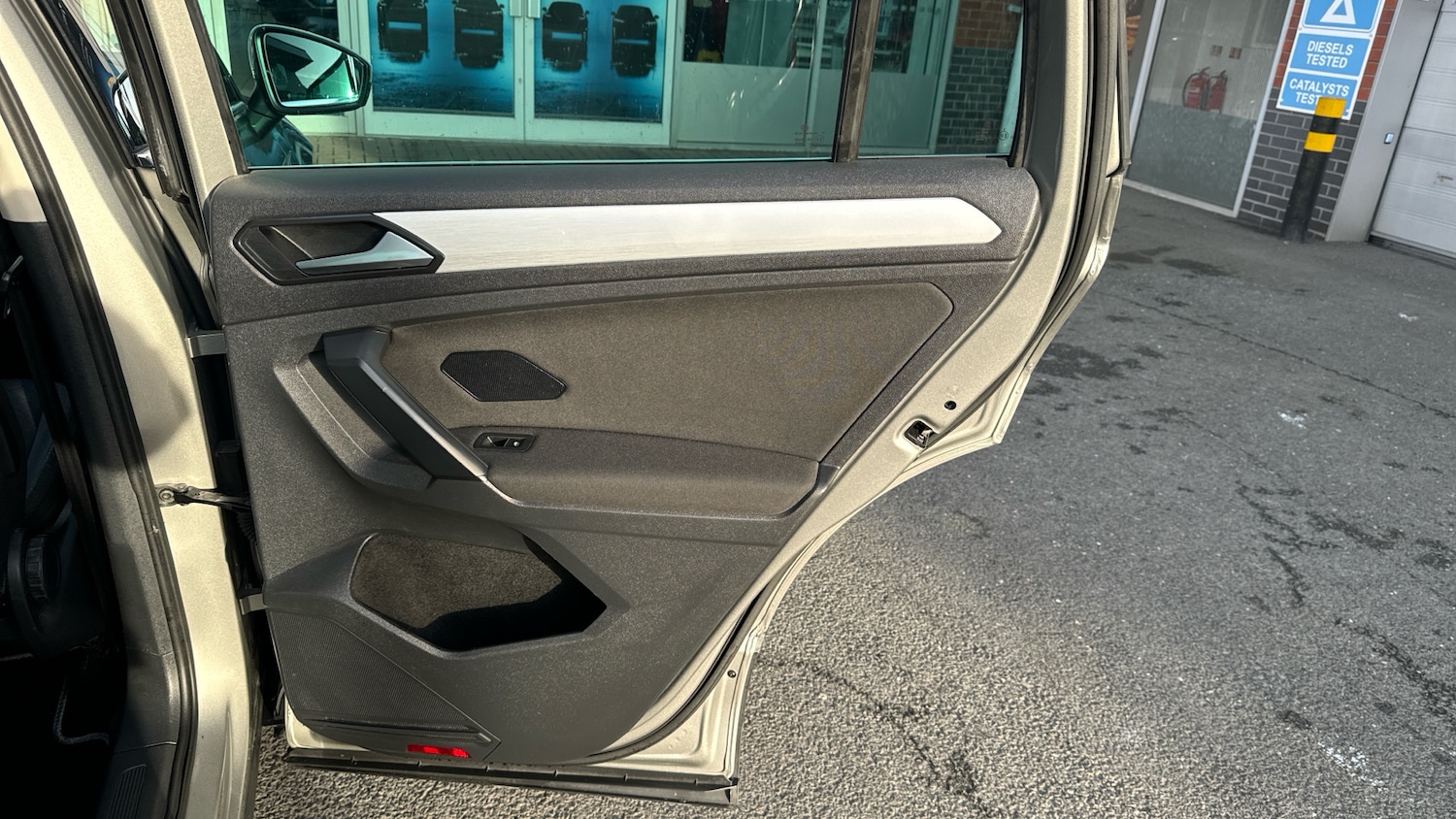 Used Volkswagen Tiguan 2018 for sale - 76414969: Photo 29