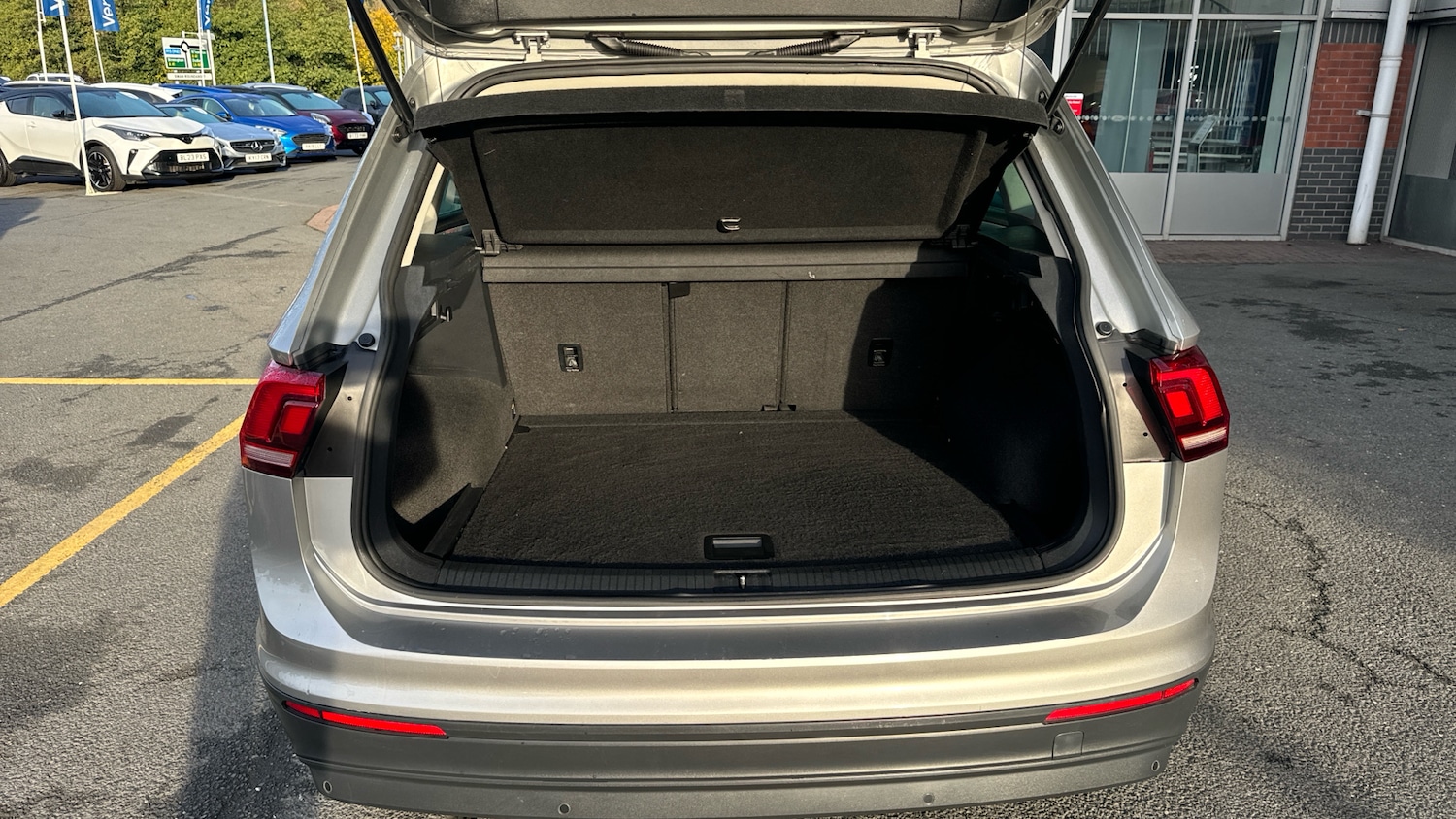 Used Volkswagen Tiguan 2018 for sale - 76414969: Photo 4