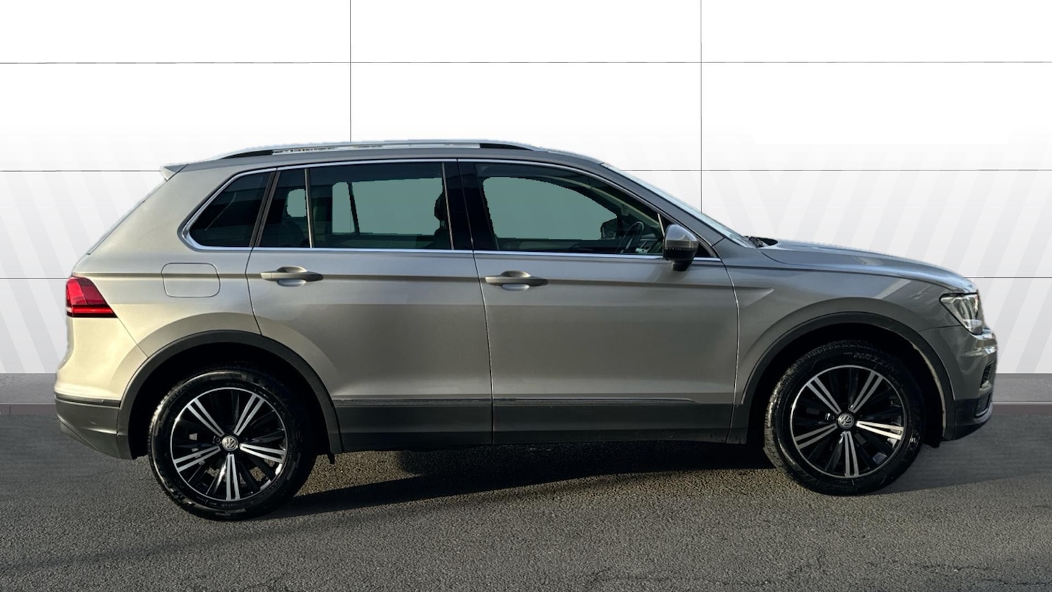 Used Volkswagen Tiguan 2018 for sale - 76414969: Photo 5