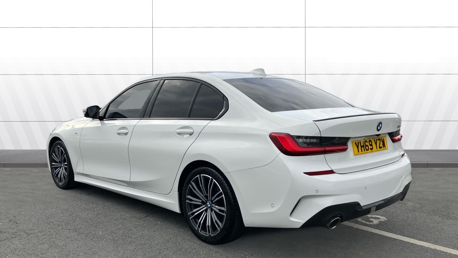 Used BMW 3 Series 2019 for sale - 76507280: Photo 2