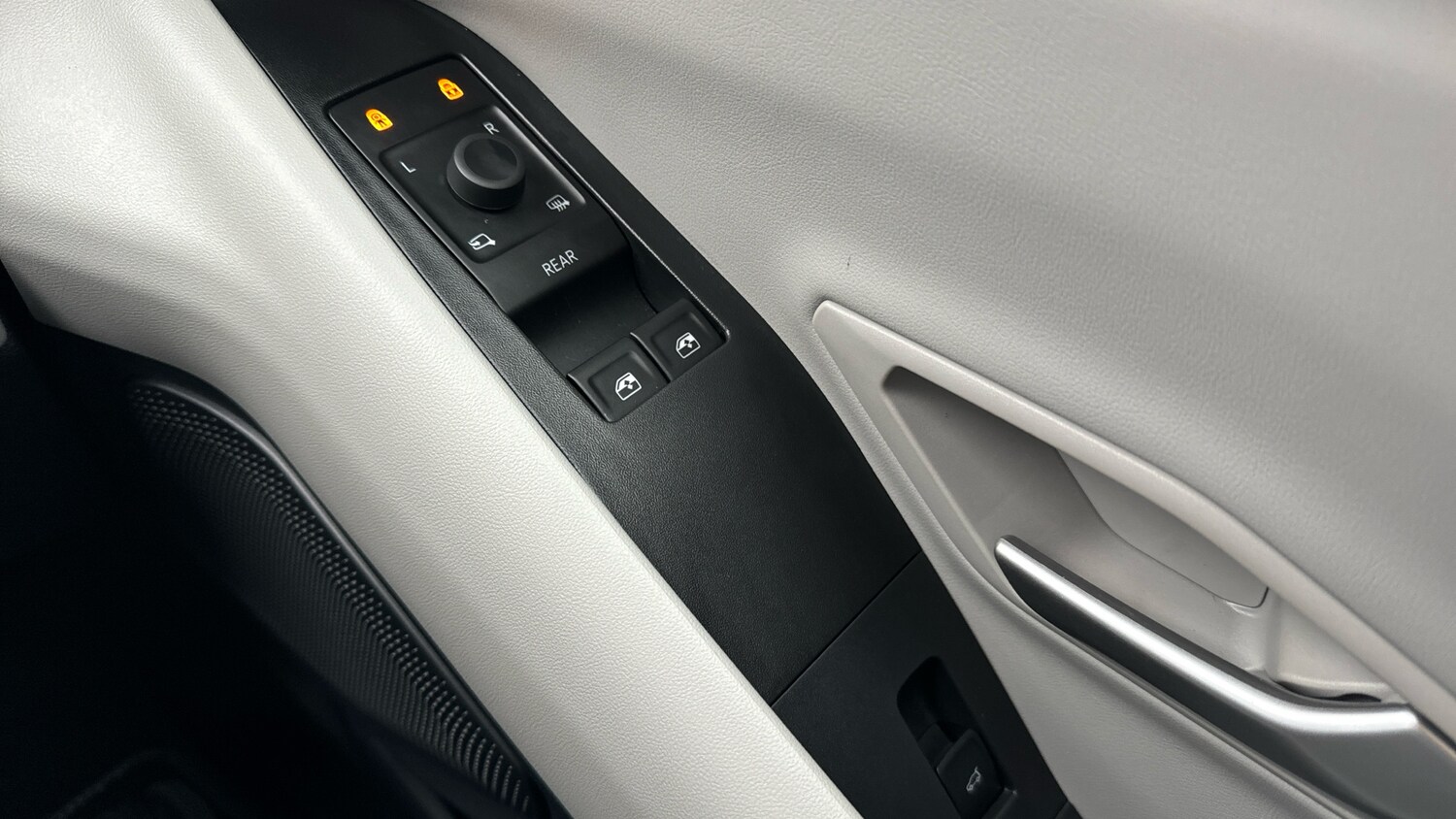 Used Ford Explorer 2025 for sale - 77416891: Photo 34