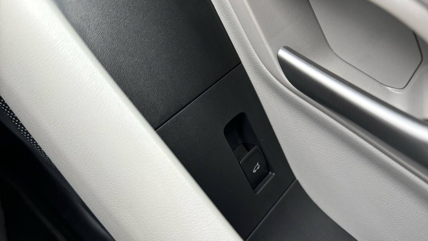 Used Ford Explorer 2025 for sale - 77416891: Photo 35