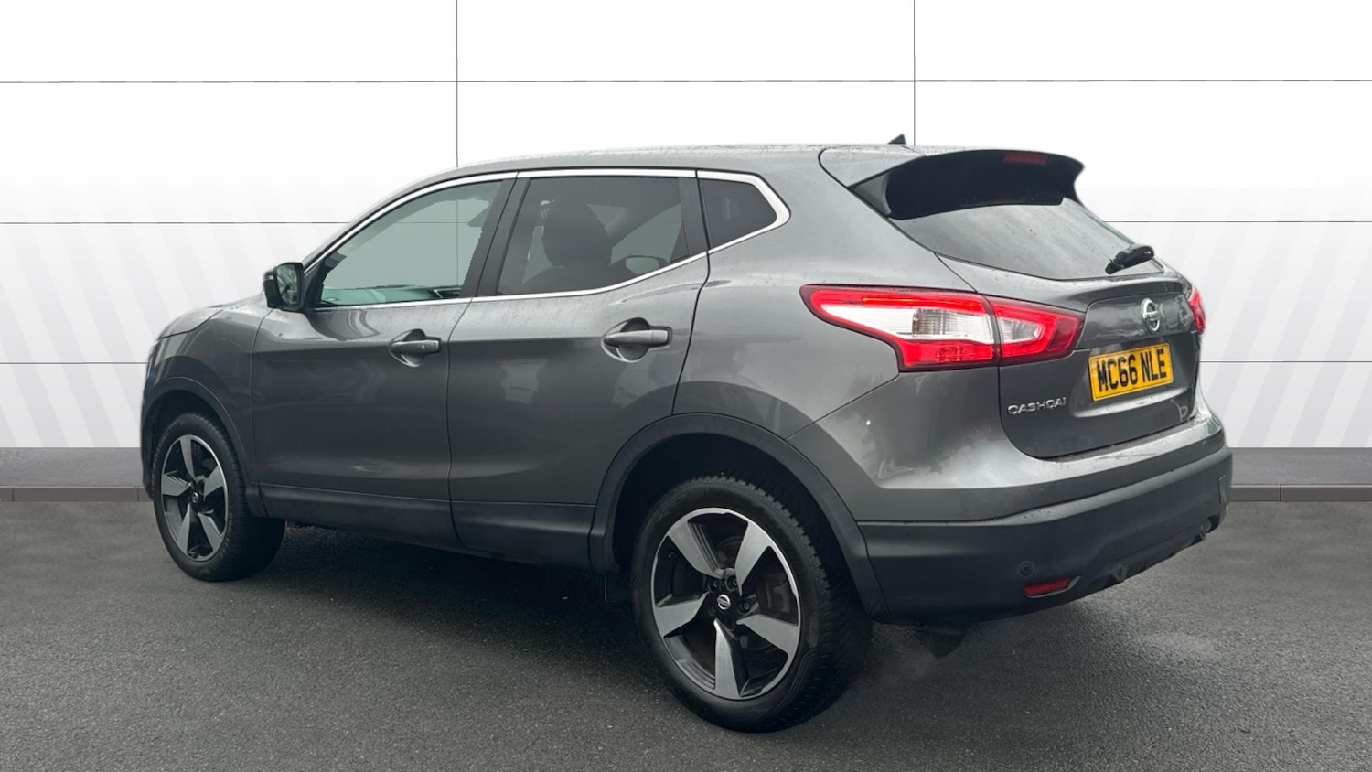 Used Nissan Qashqai 2017 for sale - 77300948: Photo 2