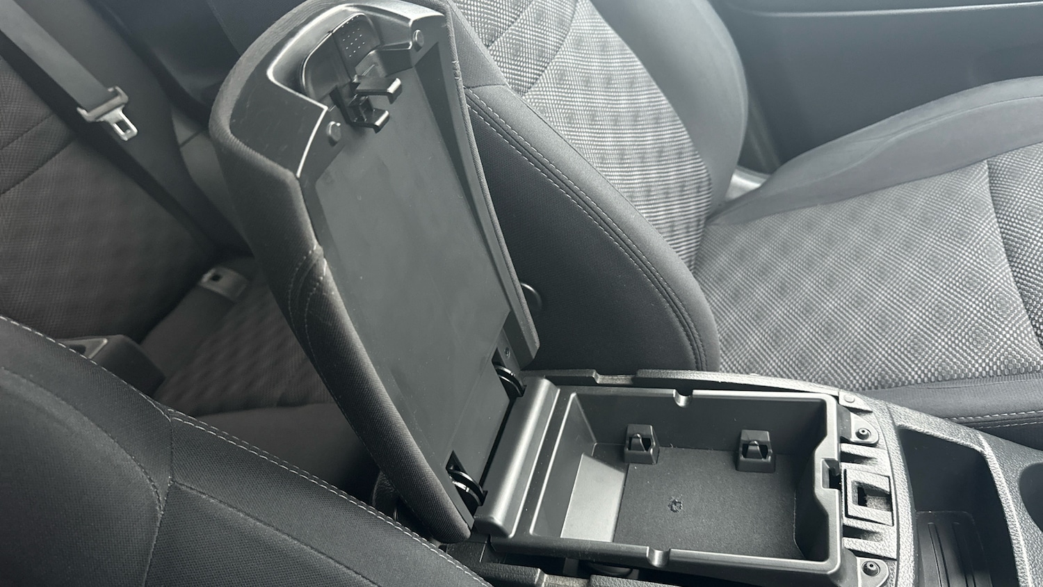 Used Nissan Qashqai 2017 for sale - 77300948: Photo 43