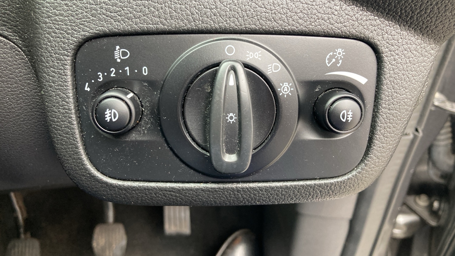 Used Ford Kuga 2015 for sale - 77812838: Photo 30