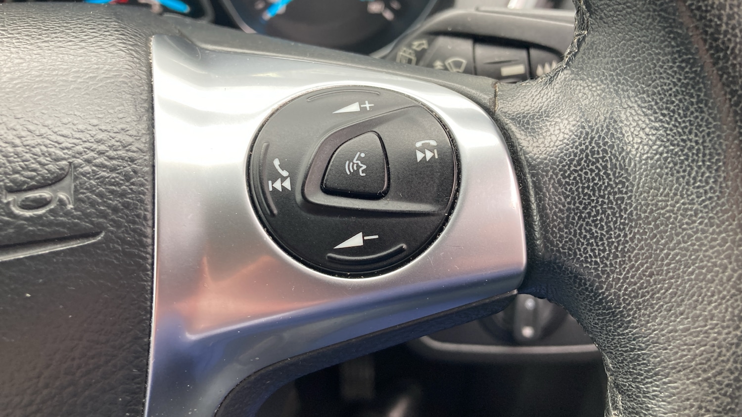 Used Ford Kuga 2015 for sale - 77812838: Photo 31