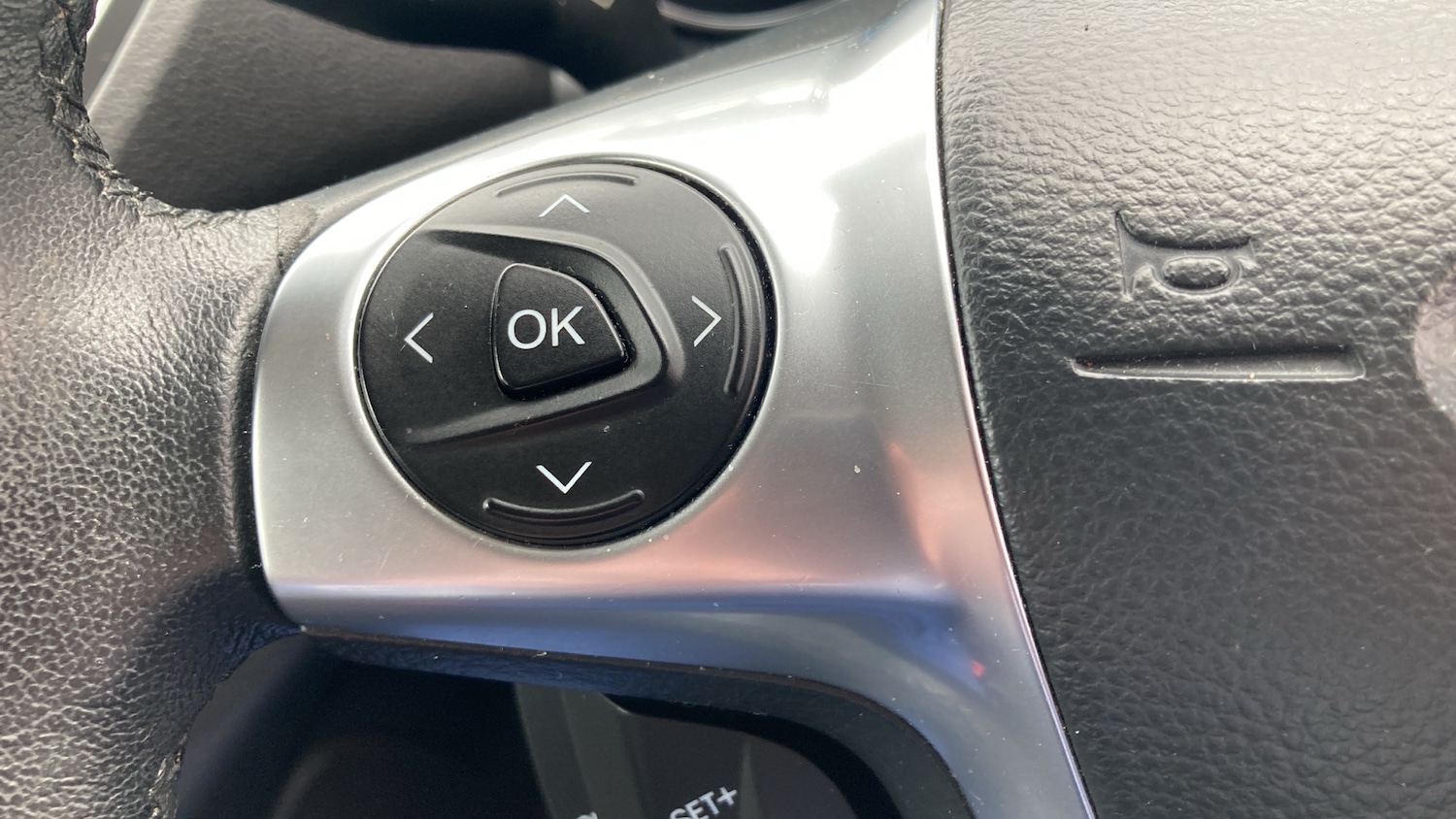 Used Ford Kuga 2015 for sale - 77812838: Photo 32