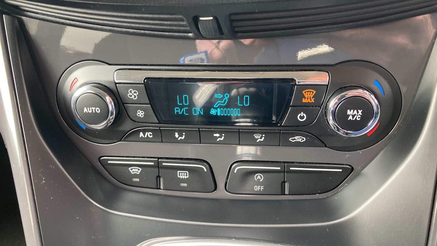 Used Ford Kuga 2015 for sale - 77812838: Photo 36