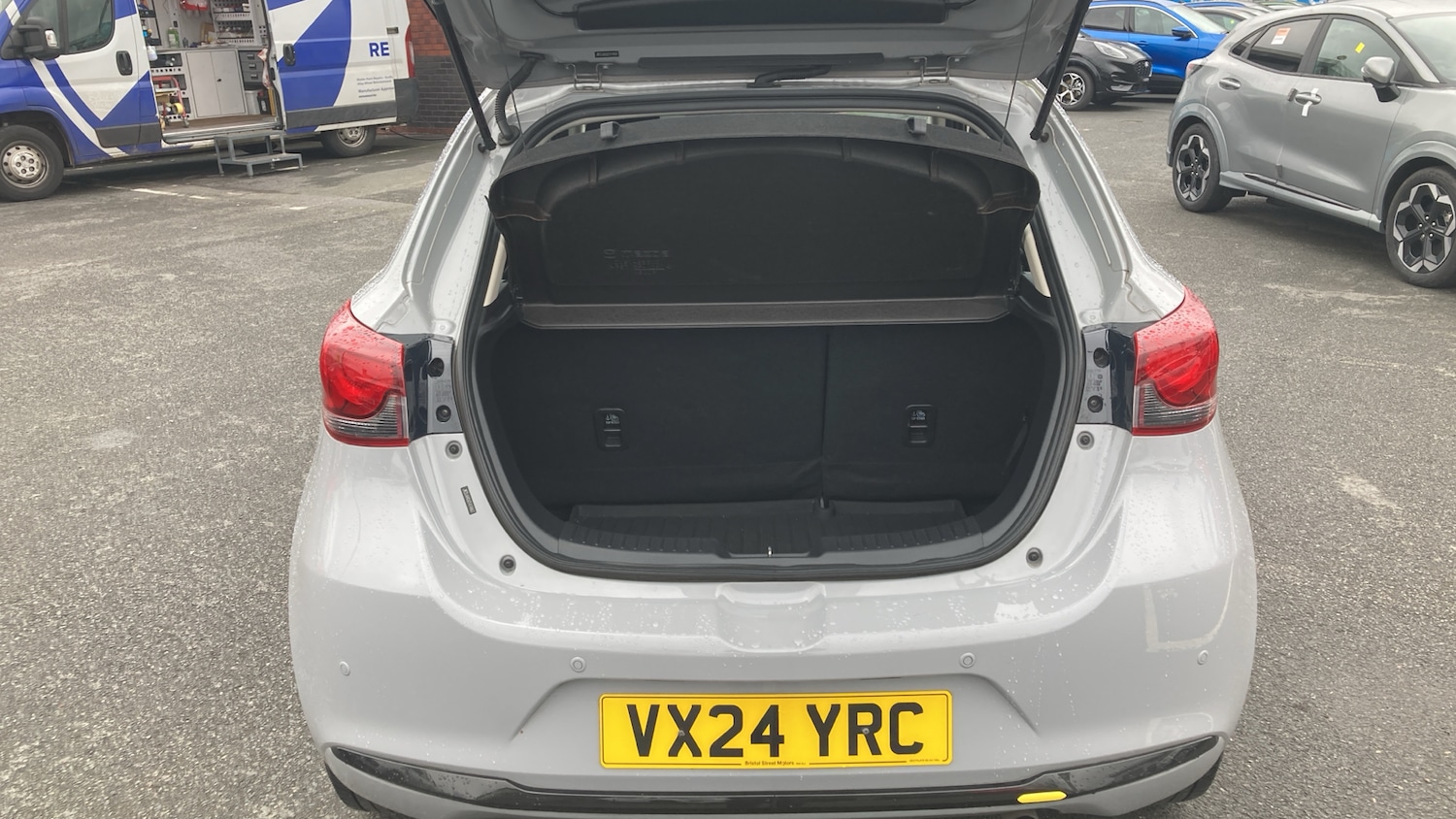 Used Mazda Mazda2 2024 for sale - 77492480: Photo 4