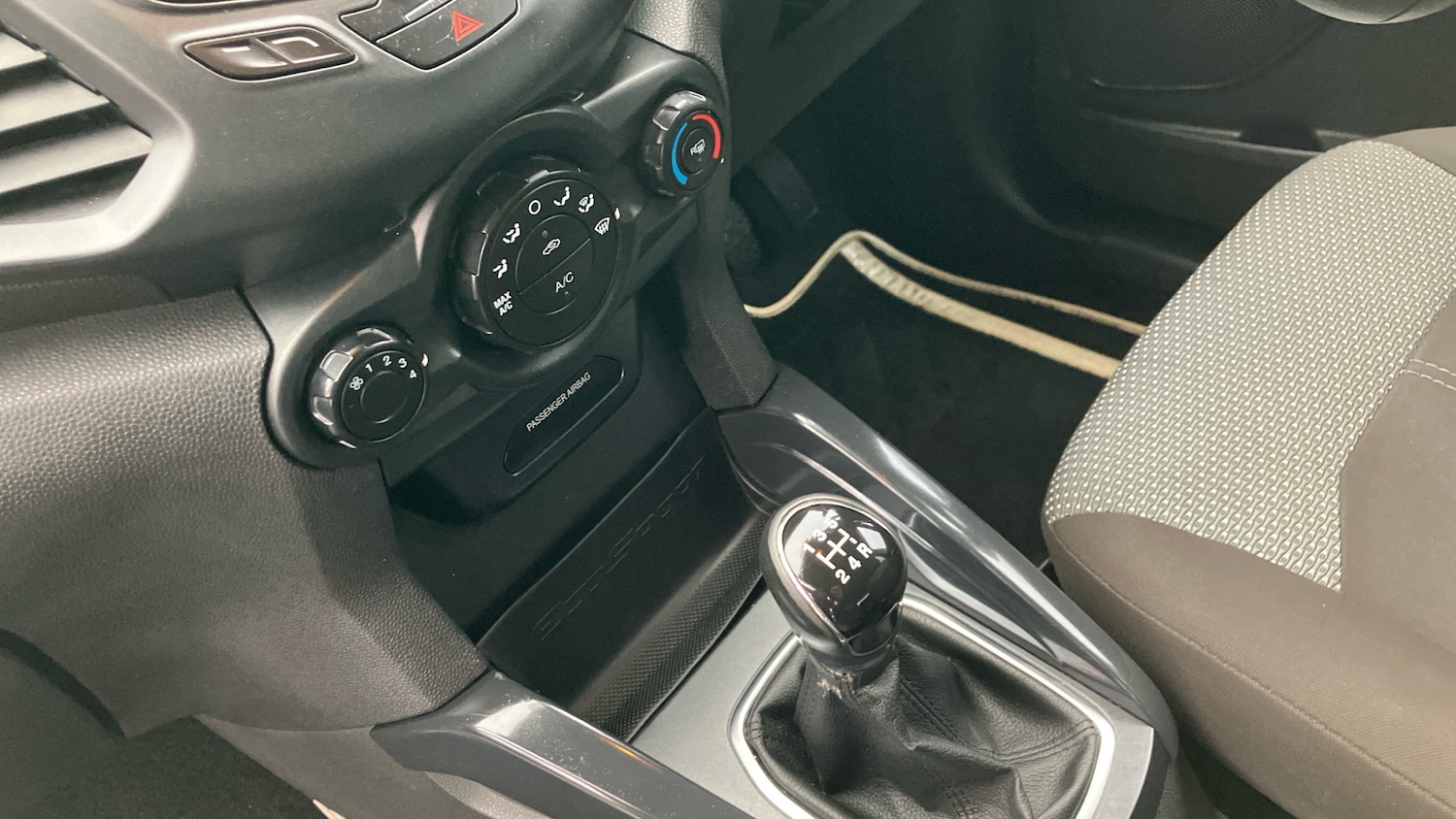 Used Ford Ecosport 2016 for sale - 76542739: Photo 16