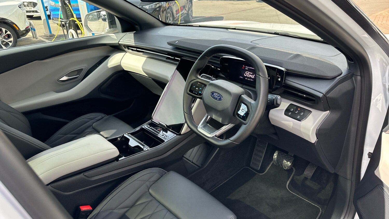 2025 Ford Explorer 210kW Premium 77kWh 5dr Auto Electric Estate Estate Electric - Picture 14 of 24