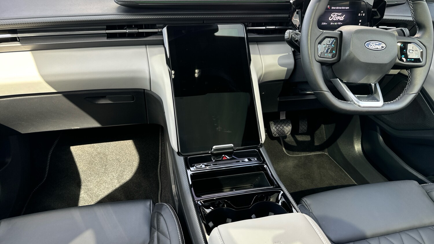 2025 Ford Explorer 210kW Premium 77kWh 5dr Auto Electric Estate Estate Electric - Picture 15 of 24