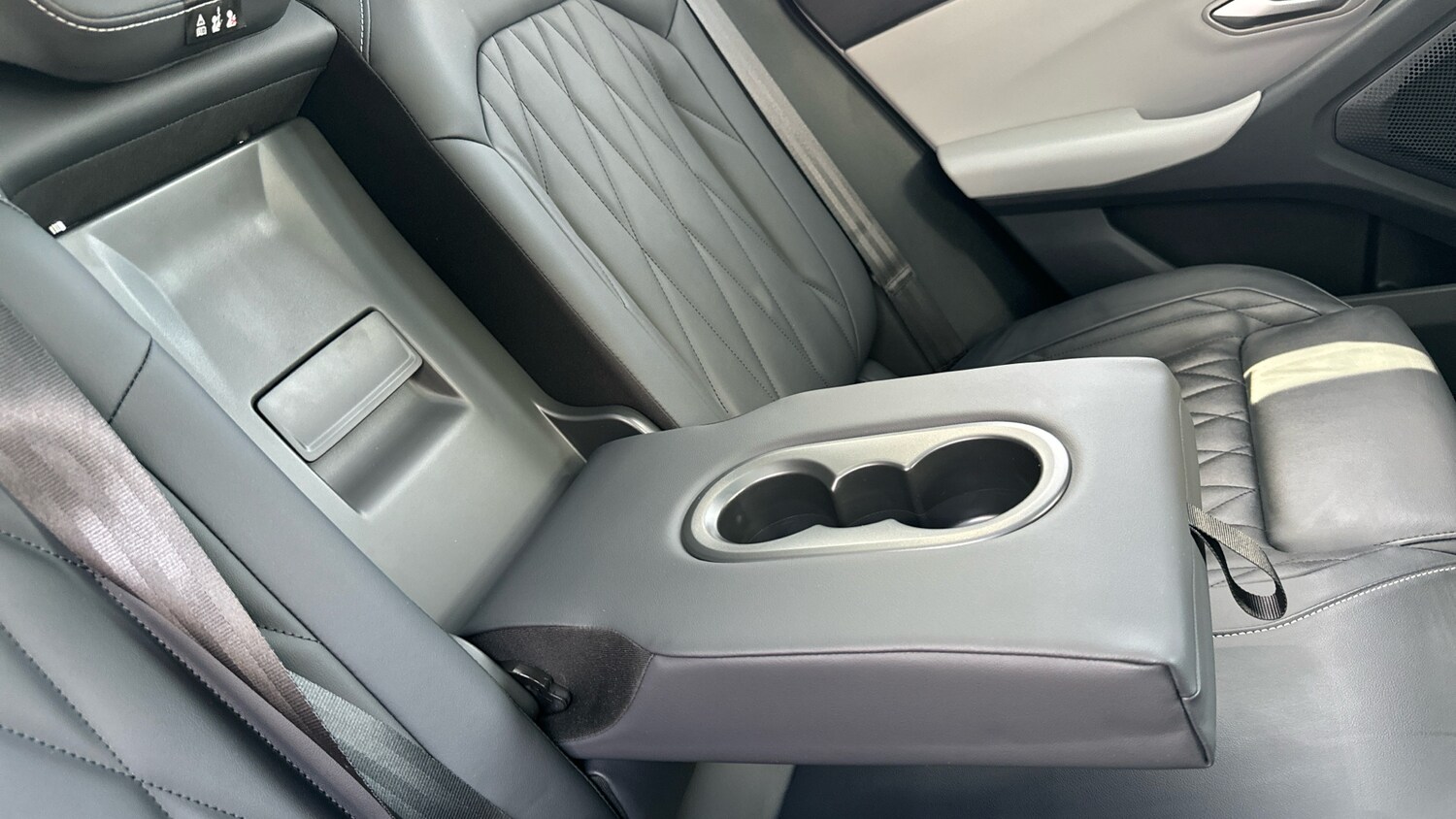 2025 Ford Explorer 210kW Premium 77kWh 5dr Auto Electric Estate Estate Electric - Picture 21 of 24