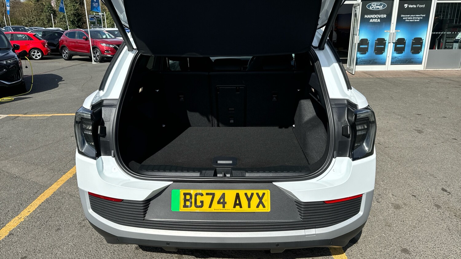 2025 Ford Explorer 210kW Premium 77kWh 5dr Auto Electric Estate Estate Electric - Picture 4 of 24