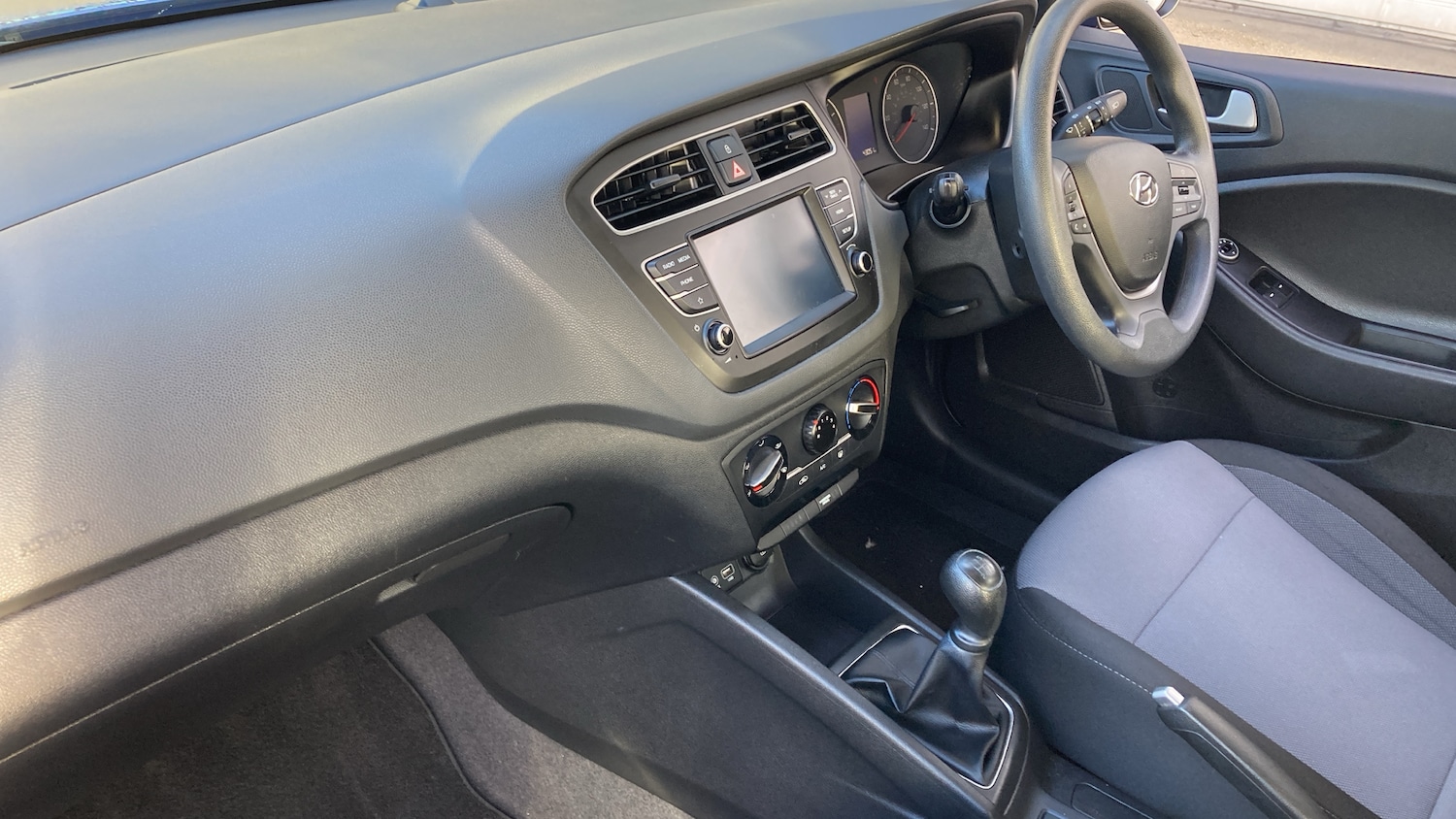 Used Hyundai i20 2019 for sale - 76860191: Photo 13