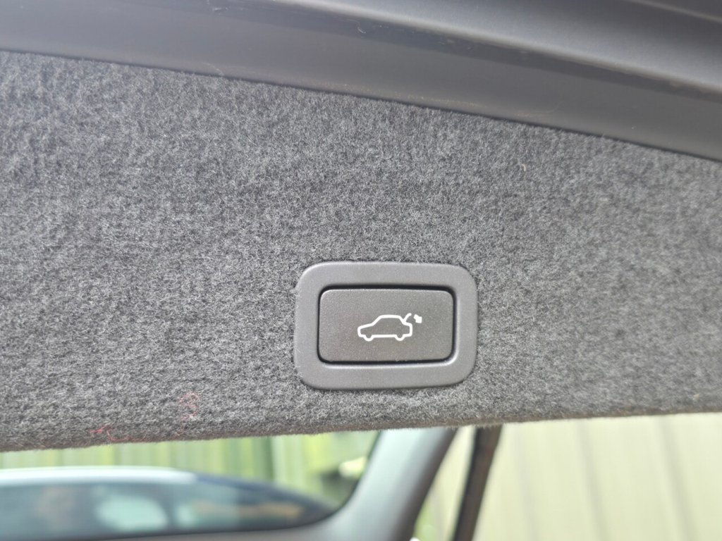 Used Volvo XC60 2015 for sale - 77680710: Photo 11