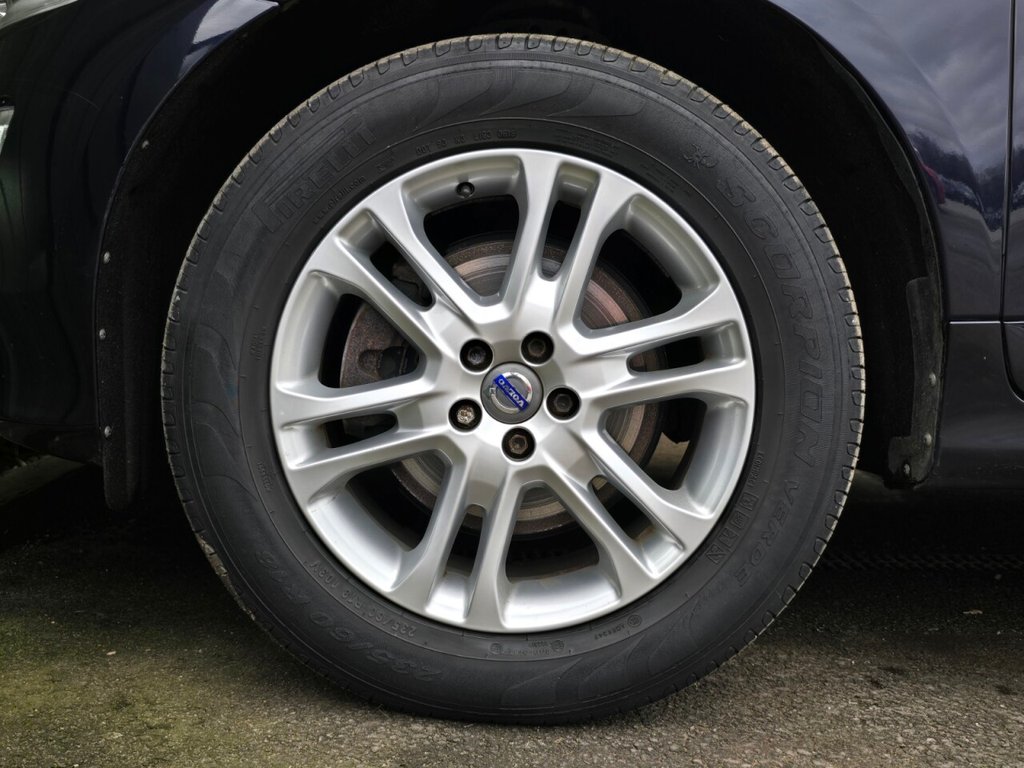 Used Volvo XC60 2015 for sale - 77680710: Photo 13