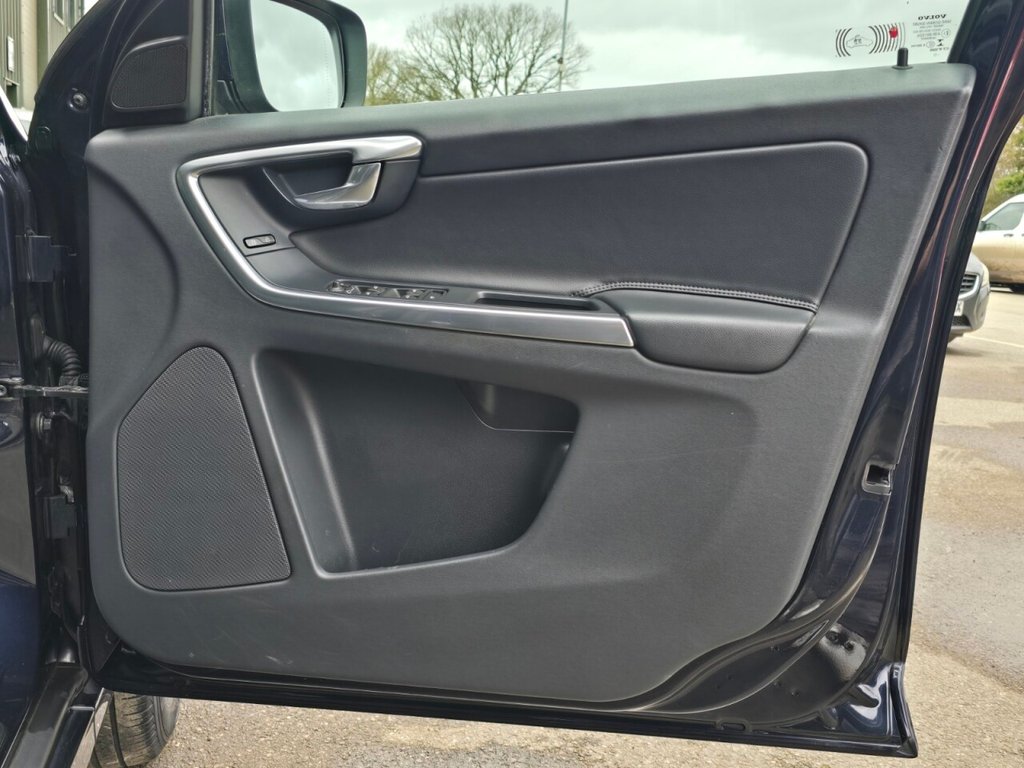 Used Volvo XC60 2015 for sale - 77680710: Photo 17