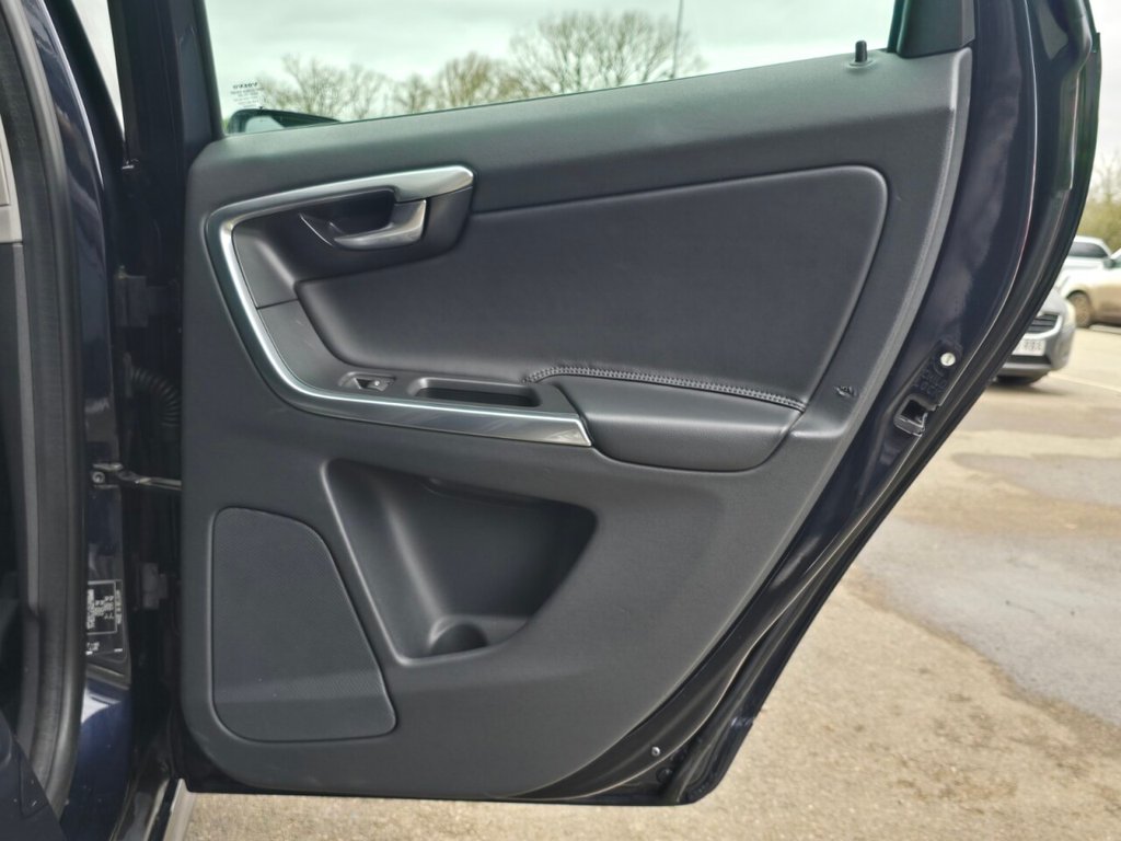 Used Volvo XC60 2015 for sale - 77680710: Photo 21