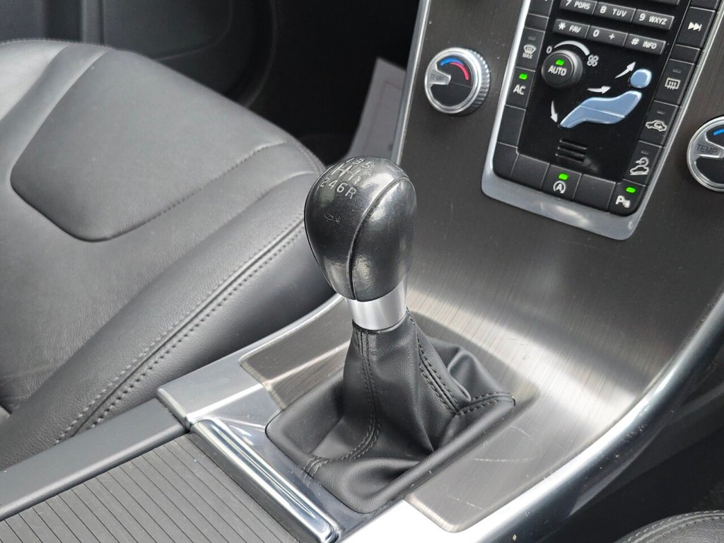 Used Volvo XC60 2015 for sale - 77680710: Photo 30