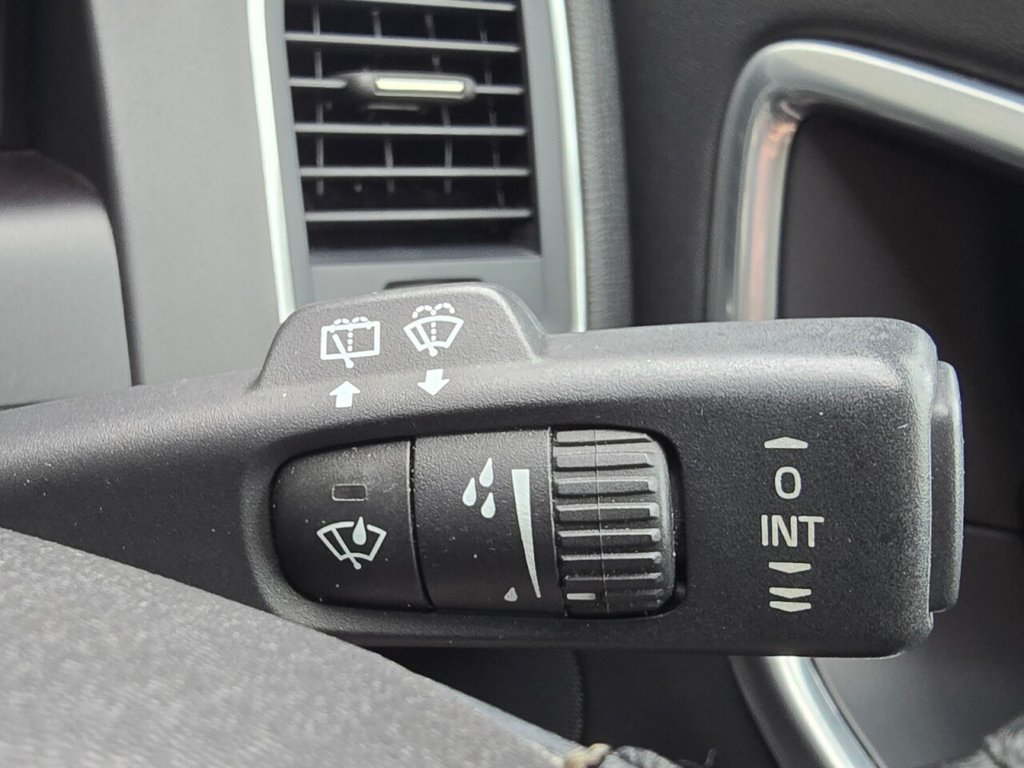 Used Volvo XC60 2015 for sale - 77680710: Photo 38